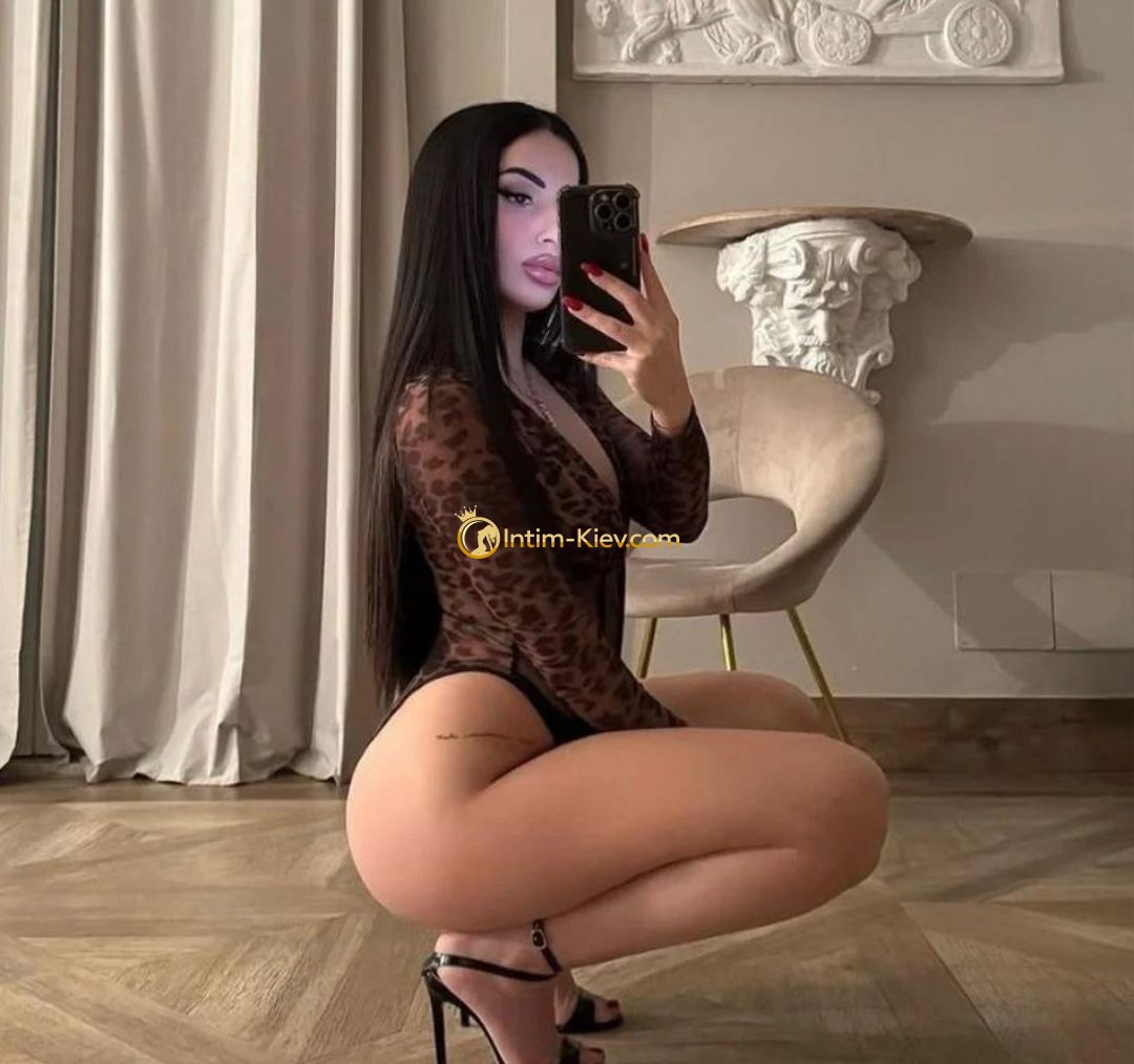 Проститутки Киева: Арина, размер груди 3