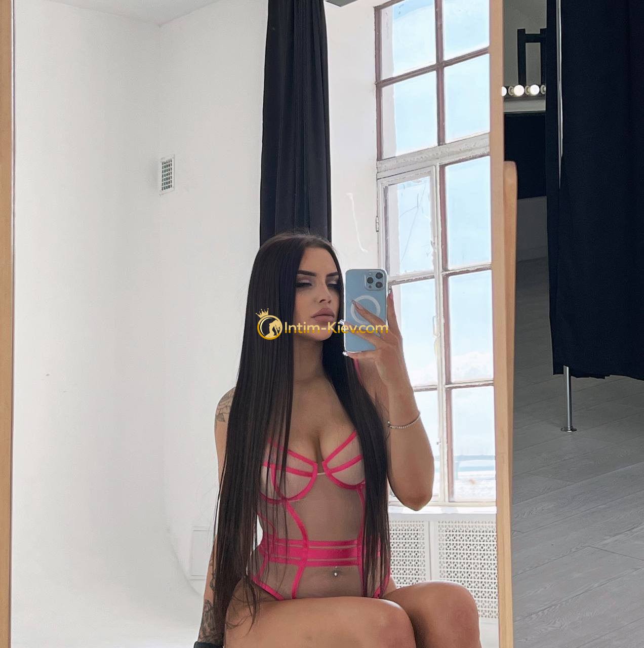 Emiliya photo 1