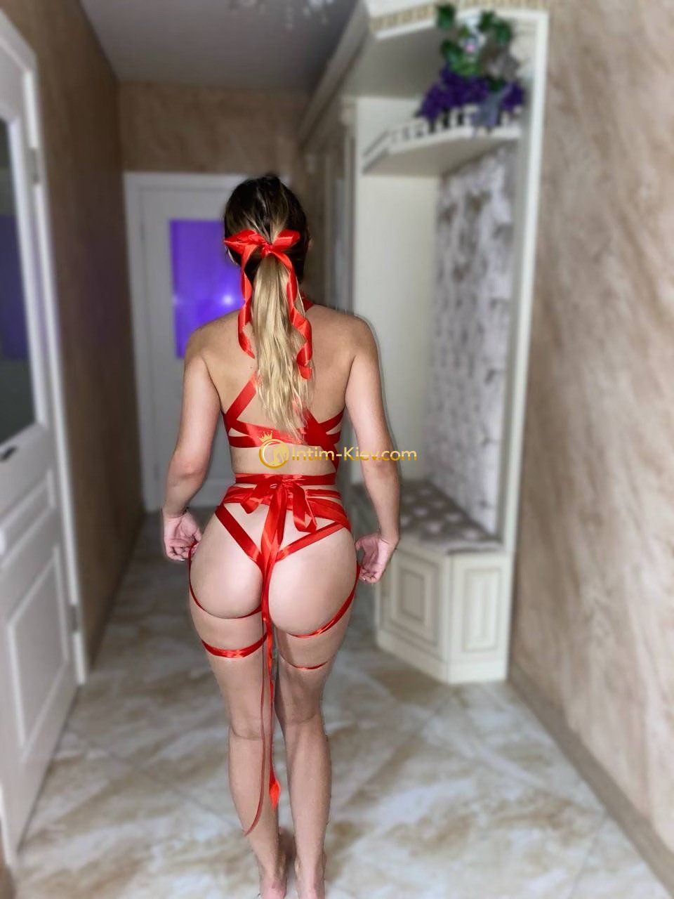 Lara photo 1