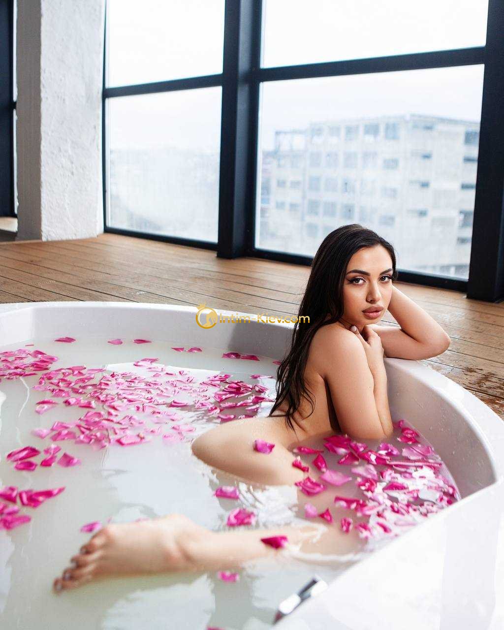 Yana photo 1