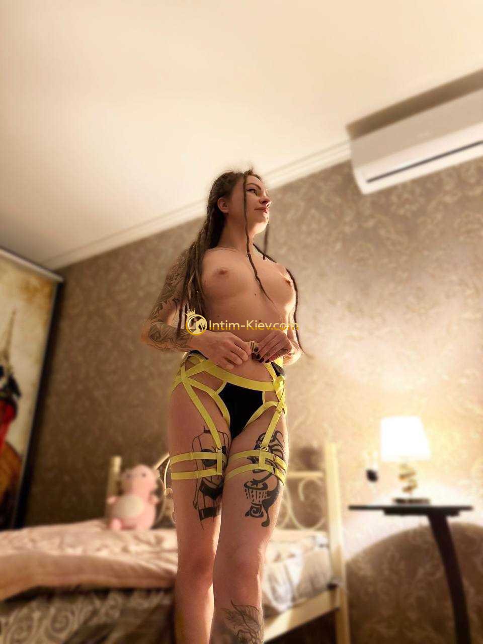 Liana STRAPON😈 photo 2